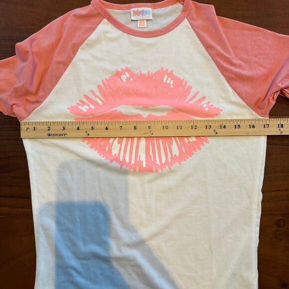 LuLaRoe NWT Randy TShirt Crew Neck Lip Kiss Long Sleeve White & Pink Size XXS - Picture 6 of 7
